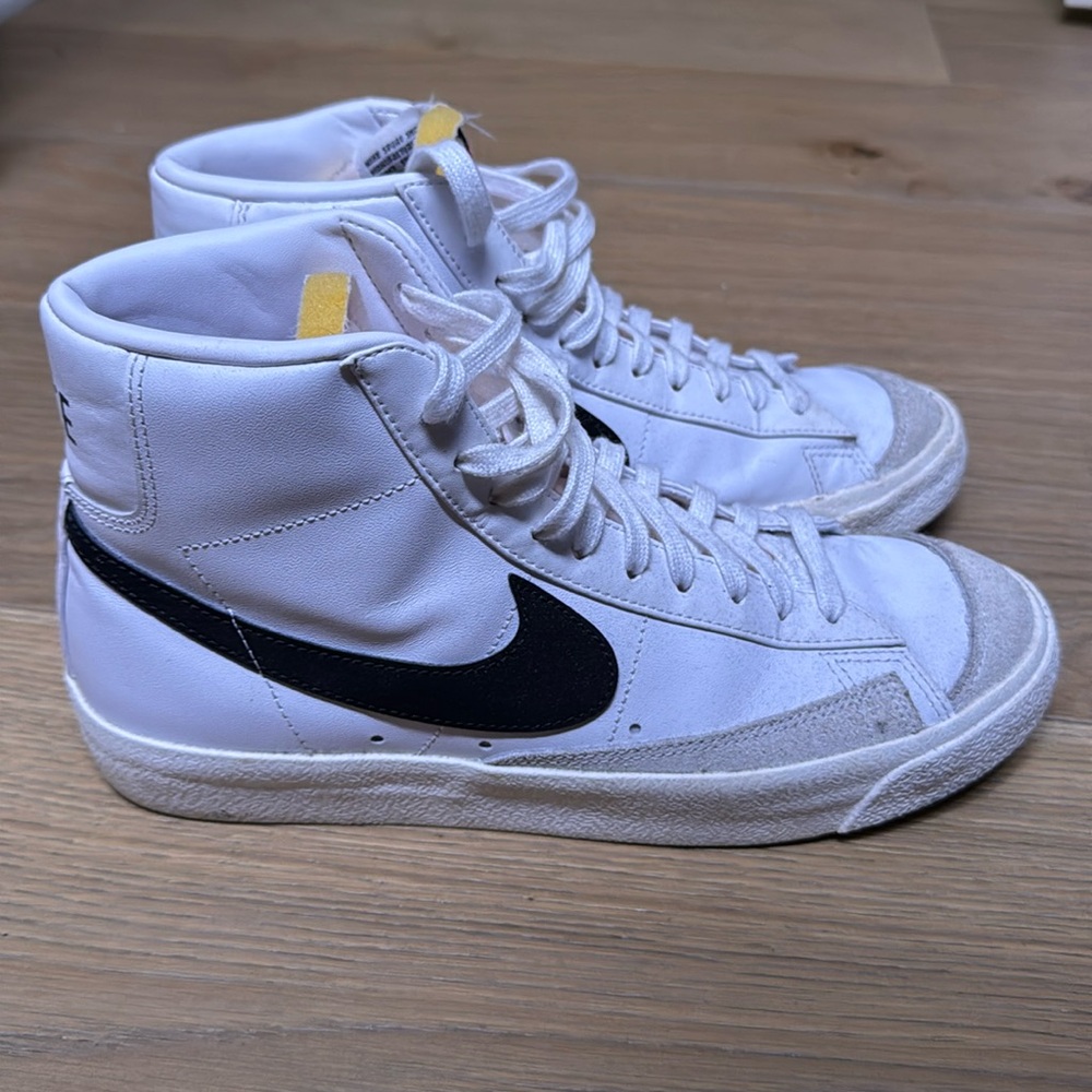 Women’s Nike shoes
